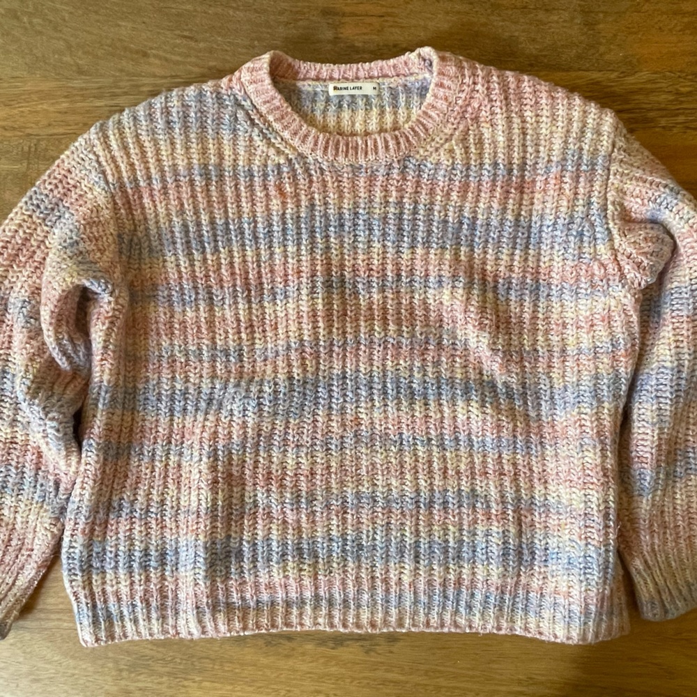 Comfortable and soft cotton sweater in pastel colors. From Marine Layer.